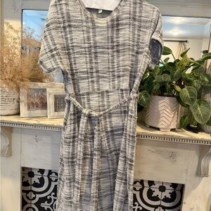 Gray Plaid Short-Sleeve Tie-Waist Dress